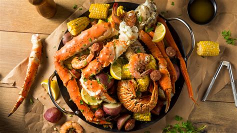 Make mealtime a sea of tasty possiblities with Purefoods Seafood .